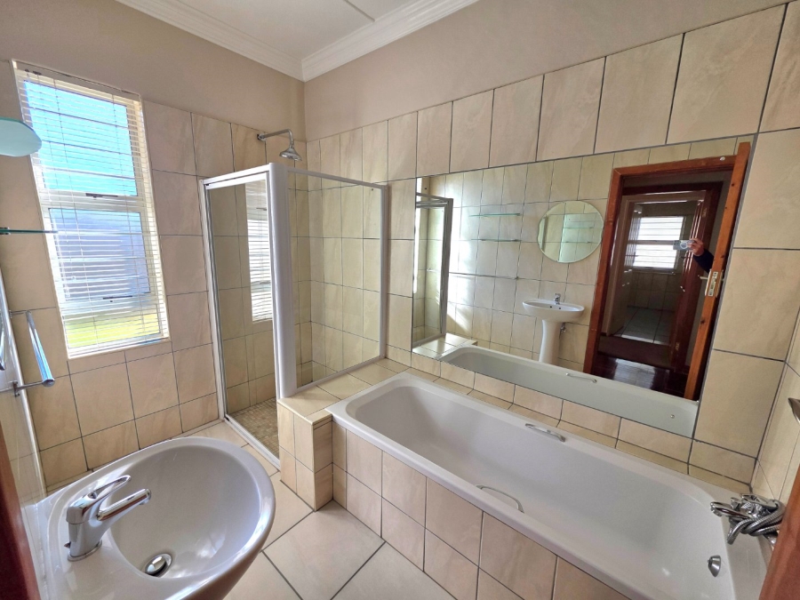 5 Bedroom Property for Sale in Eureka Free State